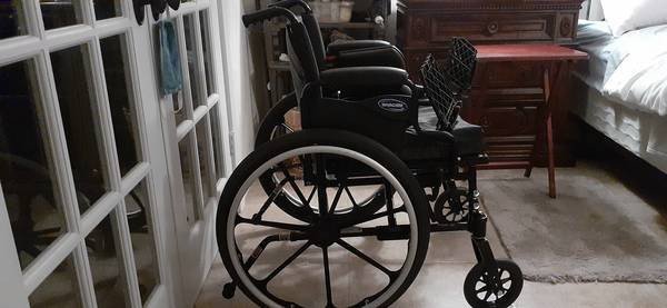 never-used-brand-new-wheel-chair-extremely-nice-big-0