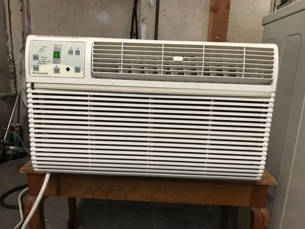 frigidaire-window-unit-air-conditioning-14000-btus-big-1