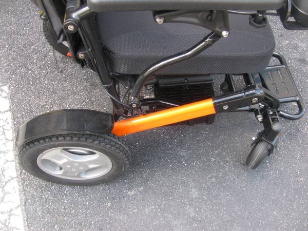 portable-folding-electric-wheelchair-jbh-big-0