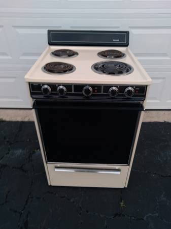 electric-apartment-stove-oven-24-inch-big-0