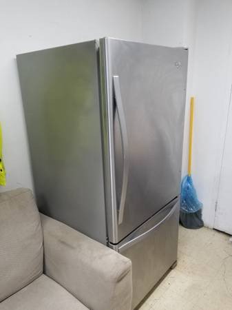 whirpool-fridge-with-bottom-freezer-big-1