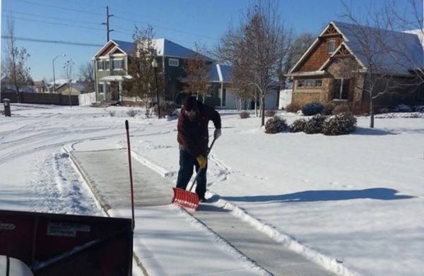 snow-plowing-snow-removal-snow-ice-control-salt-application-leaf-clean-ups-big-2