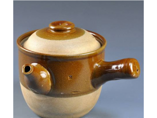 Traditional Chinese medicine pot