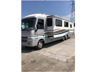 1998 Fleetwood Pace Arrow 35ft with 2 slides RV